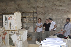 Dr. Monika Dolińska giving the tour in the Tuthmosis III storeroom. Photo by Z. Doliński